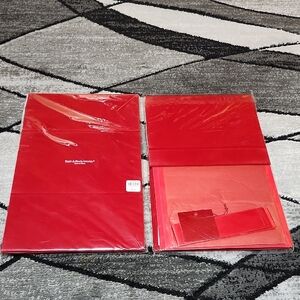 BATH & BODY WORKS HOLIDAY GIFT KIT RED VELVET BOX TISSUE PAPER GIFT TAG & RIBBON